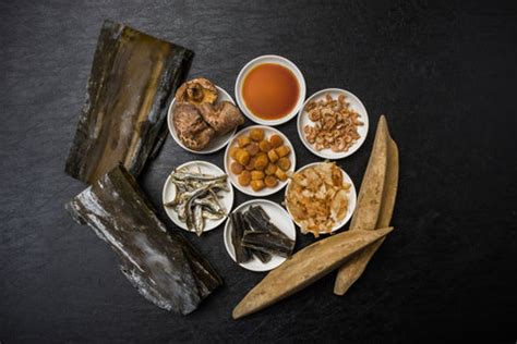  ¿Un festín de texturas crujientes y sabores umami? Sumérgete en el mundo del Shao Zhu Yi de Longyan!